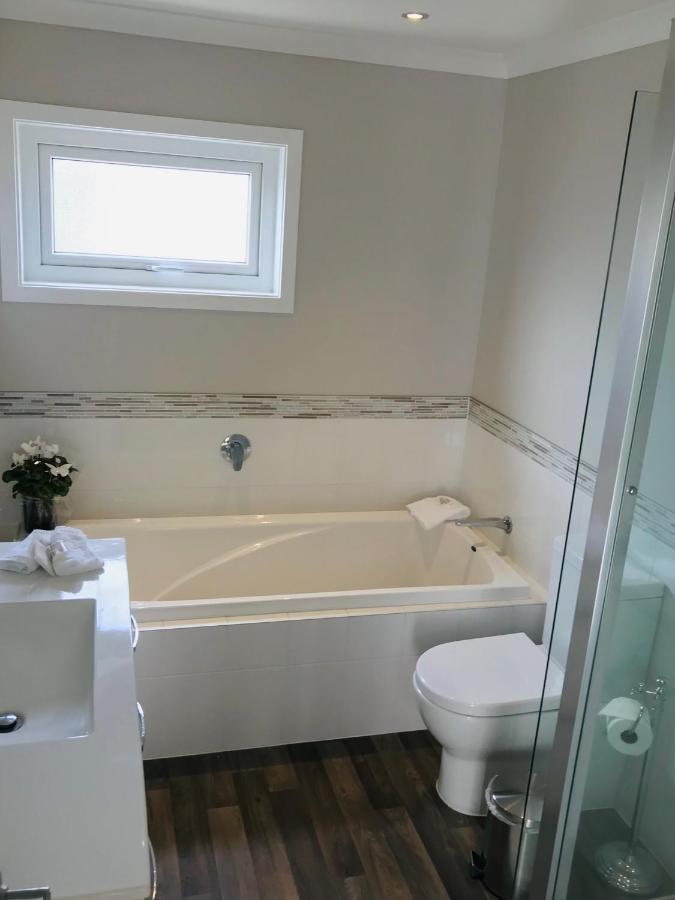 The Great Escape, Luxury Waterfront, Hottub Villa Whitianga Exterior photo